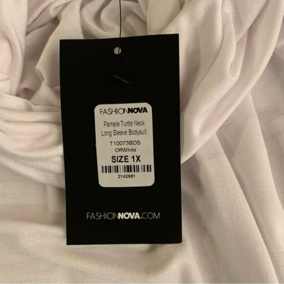 Fashion nova Pamela turtle neck long sleeve bodysuit in white -1X - Picture 2 of 7